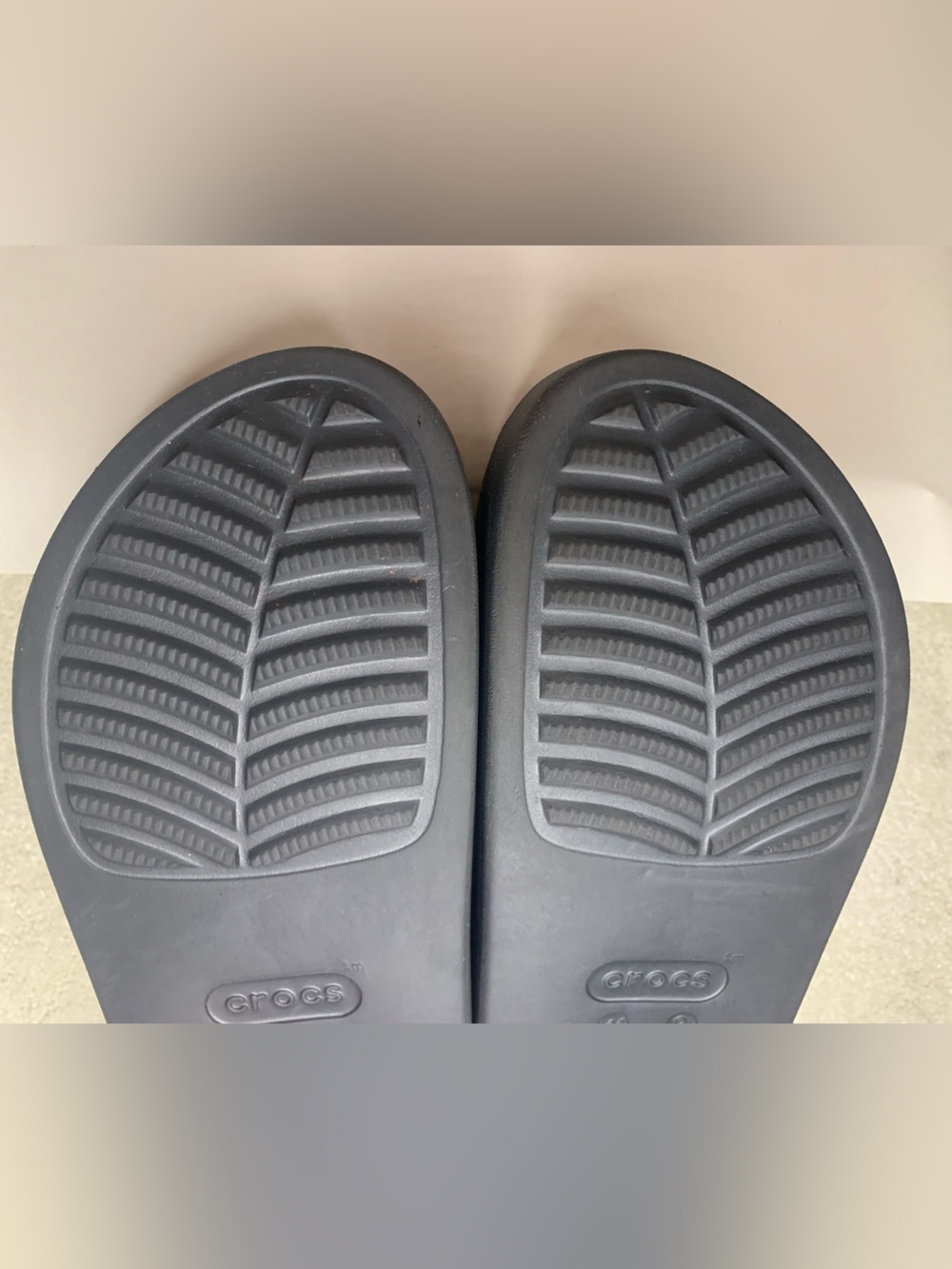 Crocs Dylan Platform Clog. Black, size W9. Excellent pre-owned condition. - Picture 12 of 13